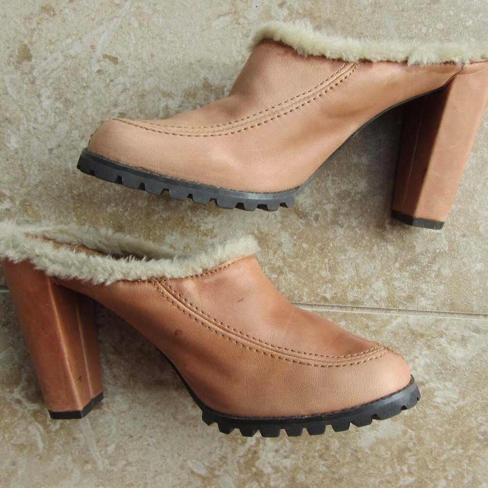 XOXO Vintage 90s Y2K Style Sherpa Trim Leather Heeled Mules